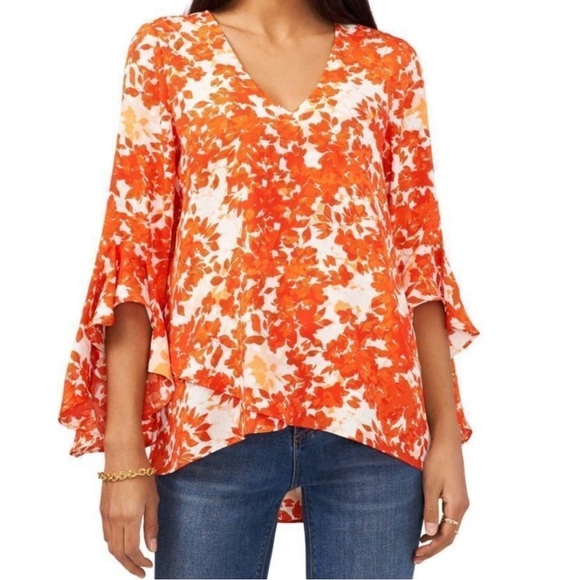 Vince Camuto flutter sleeved top - Picture 1 of 2